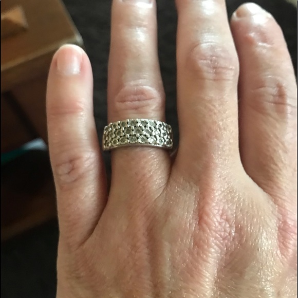 Jewelry - Sterling silver wide pave ring💙